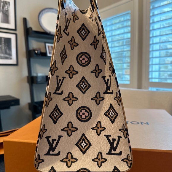 Louis Vuitton Wild at Heart Onthego - Picture 2 of 5